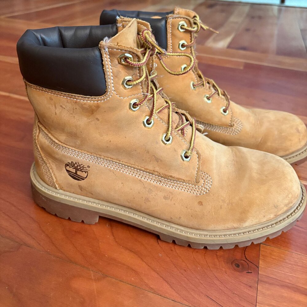 WOMENS TIMBERLAND PREMIUM 6" WATERPROOF BOOT, SZ 7 Med.